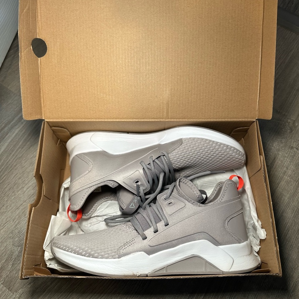 Reebok Women’s Studio Fitness Sneaker in Grey - Size 7.5.